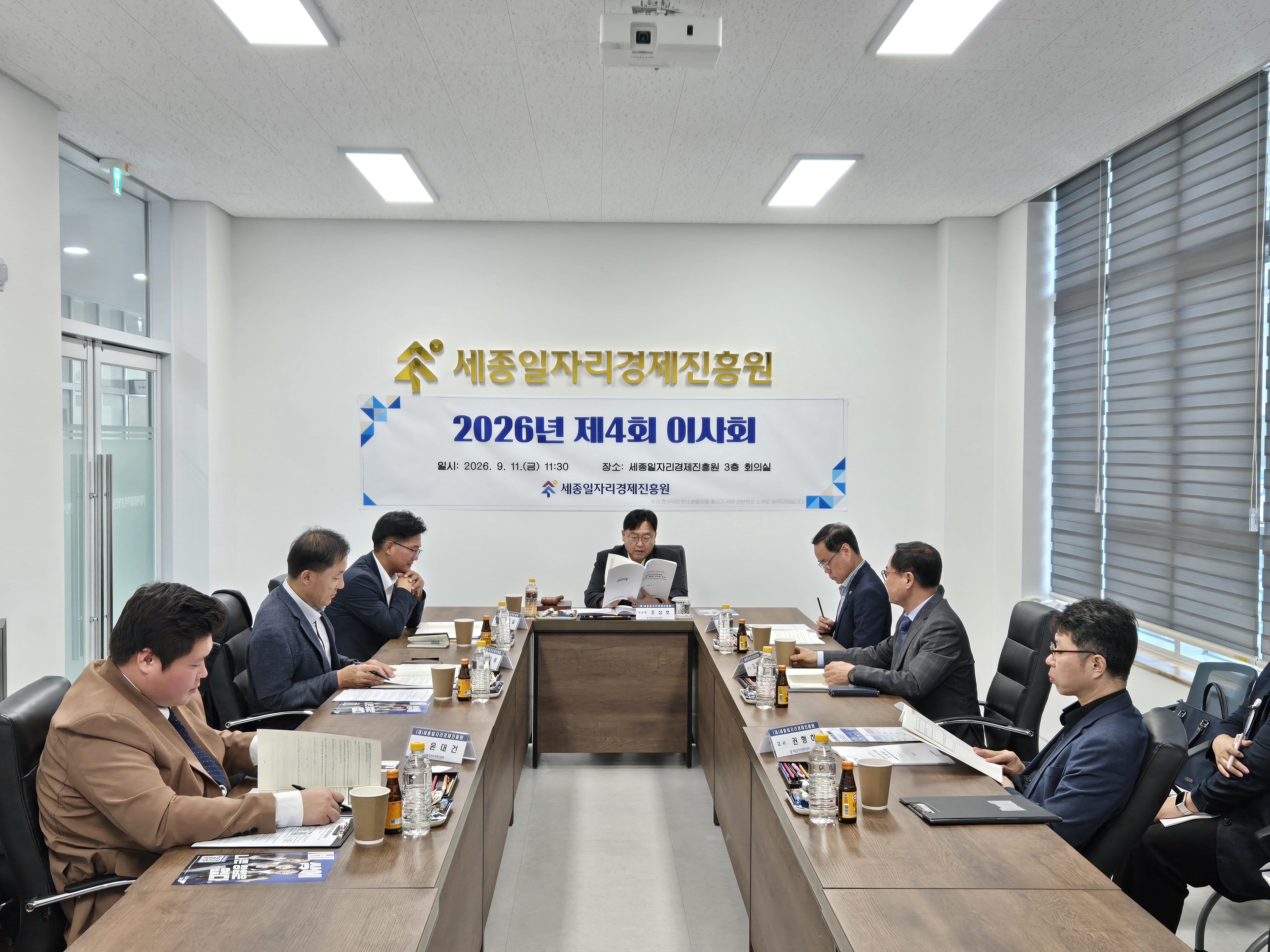 02.jpg